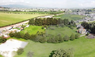 Terreno en Venta en Zinacantepec a 10 min del tren interurbano y 15 min del centro de Toluca.