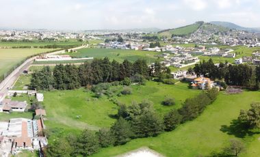 Terreno en Venta en Zinacantepec a 10 min del tren interurbano y 15 min del centro de Toluca.