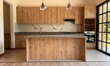 45446 Casa independiente en arriendo en el sector Palmas