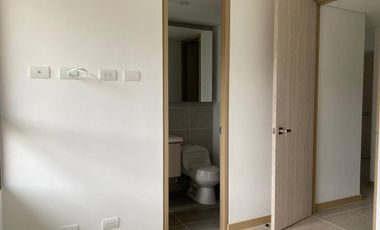 45452 Apartamento en arriendo en el sector Loma del Escobero