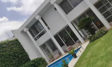 Jiutepec Sumiya Se Vende Casa 4 Amplias Recámaras ( 3 De Ellas Con Vista Al Lago )