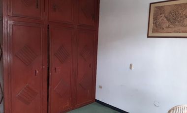 HERMOSA CASA DE RENTA EN ESMERALDAS CON LOCAL COMERCIAL SI LO DESEA  $ 400 CASA  $ 400 LOCAL