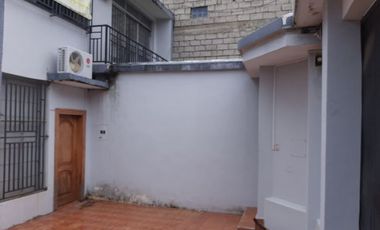 HERMOSA CASA DE RENTA EN ESMERALDAS CON LOCAL COMERCIAL SI LO DESEA  $ 400 CASA  $ 400 LOCAL