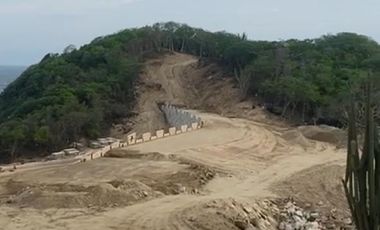 Lote de terreno en venta con vista al mar en Bahías de Huatulco