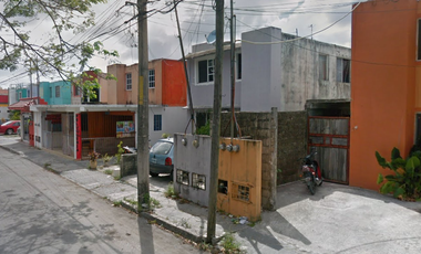 CASA EN EDIF A 2 LAS GOLONDRINAS COZUMEL CENTRO QUINTANA ROO. ¡CASA EN REMATE! -FQA