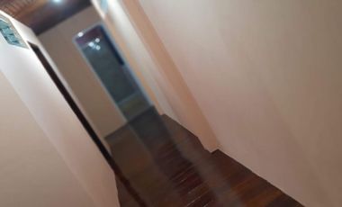 VENTA DE CASA EN BARRIO CHONE ESMERALDAS CASA DE 3 PSIOS .. FINOS ACABADOS .. COMPRE ESTA CASA ESTA A LA ENTRADA .. LO MEJOR Y COMODIDAD .. ZONA COMER