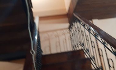VENTA DE CASA EN BARRIO CHONE ESMERALDAS CASA DE 3 PSIOS .. FINOS ACABADOS .. COMPRE ESTA CASA ESTA A LA ENTRADA .. LO MEJOR Y COMODIDAD .. ZONA COMER