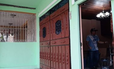 VENTA DE CASA EN BARRIO CHONE ESMERALDAS CASA DE 3 PSIOS .. FINOS ACABADOS .. COMPRE ESTA CASA ESTA A LA ENTRADA .. LO MEJOR Y COMODIDAD .. ZONA COMER