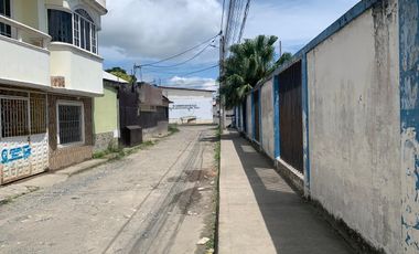 GRATIS .. CASA GRANDE EN LA TOLITA 1 . DE VENTA O ARRIENDO .. MUY COMODO PARA VIVIR UNA FAMIALIA Y SU SUEGRA .. LA COMODIDAD SE SIENTE