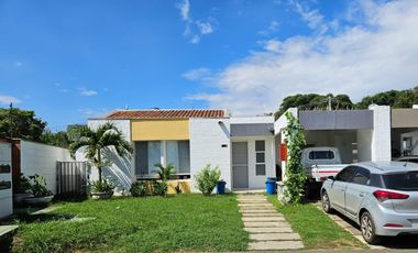 venta casa esquinera Azucenas del Castillo - Jamundi