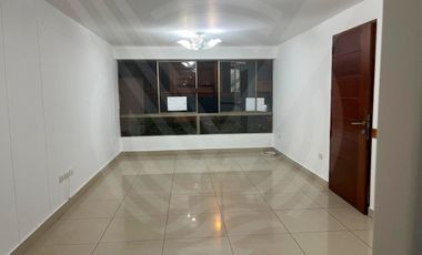 OPORTUNIDAD: SE VENDE DEPARTAMENTO EN PRIMER PISO CON COCHERA Y DEPÓSITO EN SAN ISIDRO