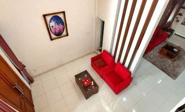 Rumah Mewah Halaman Luas dekat Jalan Magelang