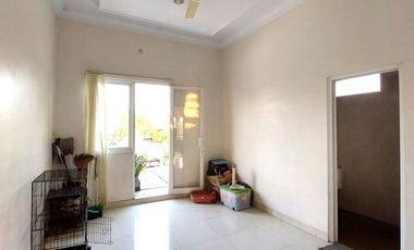 Rumah Mewah Halaman Luas dekat Jalan Magelang