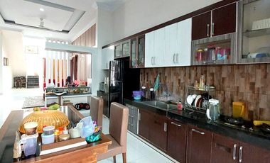 Rumah Mewah Halaman Luas dekat Jalan Magelang
