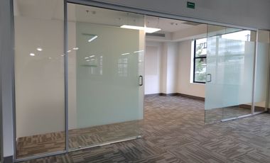 Renta oficina amplia en Santa Fe, con sala de juntas y 10 lugares de estacionamiento. !MANTENIMIENTO INCLUIDO!