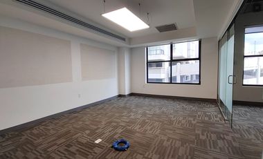 Renta oficina amplia en Santa Fe, con sala de juntas y 10 lugares de estacionamiento. !MANTENIMIENTO INCLUIDO!