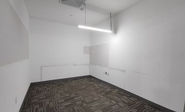 Renta oficina amplia en Santa Fe, con sala de juntas y 10 lugares de estacionamiento. !MANTENIMIENTO INCLUIDO!