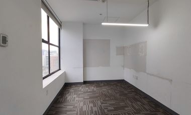 Renta oficina amplia en Santa Fe, con sala de juntas y 10 lugares de estacionamiento. !MANTENIMIENTO INCLUIDO!