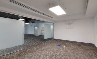 Renta oficina amplia en Santa Fe, con sala de juntas y 10 lugares de estacionamiento. !MANTENIMIENTO INCLUIDO!