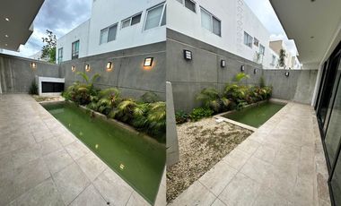 Casa con dos terrazas planta baja y rooftop, alberca privada, venta, Huayacan Cancun.