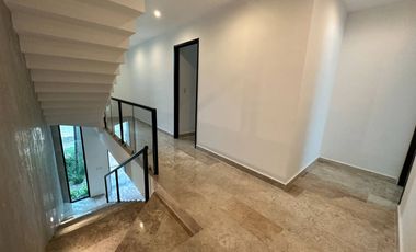 Casa con dos terrazas planta baja y rooftop, alberca privada, venta, Huayacan Cancun.