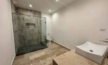Casa con dos terrazas planta baja y rooftop, alberca privada, venta, Huayacan Cancun.