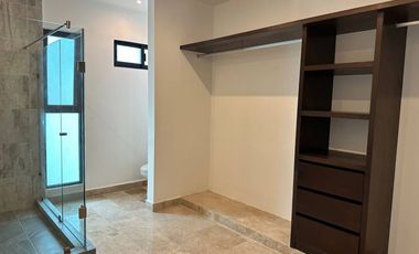 Casa con dos terrazas planta baja y rooftop, alberca privada, venta, Huayacan Cancun.