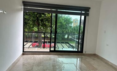 Casa con dos terrazas planta baja y rooftop, alberca privada, venta, Huayacan Cancun.