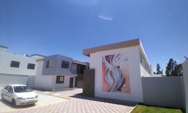 Venta casa Calderon a estrenar cerca del CC Coral, dos plantas