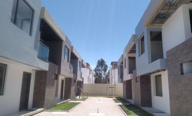 Venta casa Calderon a estrenar cerca del CC Coral, dos plantas