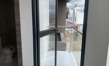 Venta casa Calderon a estrenar cerca del CC Coral, dos plantas