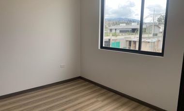 Venta casa Calderon a estrenar cerca del CC Coral, dos plantas