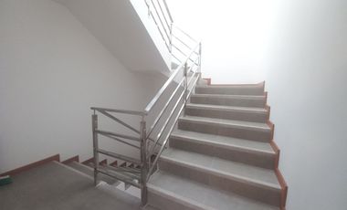 CASA CON 1 LOCAL Y 2 DEPARTAMENTOS EN VENTA POR ESTRENAR SECTOR TOTORACOCHA