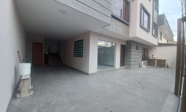 CASA CON 1 LOCAL Y 2 DEPARTAMENTOS EN VENTA POR ESTRENAR SECTOR TOTORACOCHA