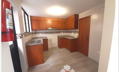 SE VENDE LINDA CASA SECTOR CONOCOTO - VALLE DE LOS CHILLOS