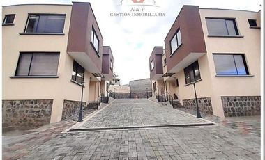 SE VENDE LINDA CASA SECTOR CONOCOTO - VALLE DE LOS CHILLOS