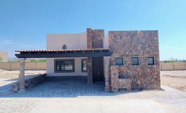 Casa de una planta, 2 recámaras, lote 300 m2, Magnolia, San Miguel de Allende