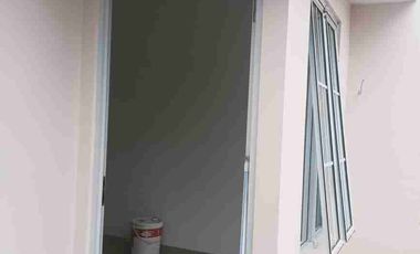 rumah yang di jatiasih