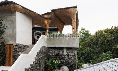 Luxurious Jungle Retreat Exquisite Villa for Lease in Ubud