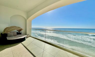 Condominio Moderno Frente al Mar en VENTA