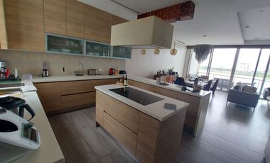 Samborondon, Se renta hermoso departamento 3 dormitorios amoblado con vista al rio