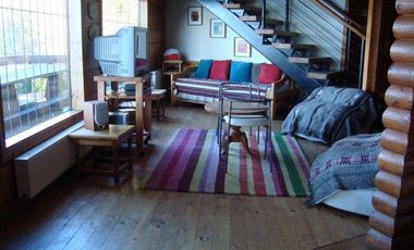 Casa Orilla de Lago con piscina, Capacidad para 12 personas