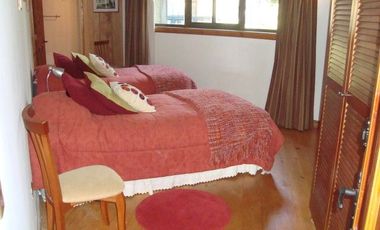 Casa Orilla de Lago con piscina, Capacidad para 12 personas