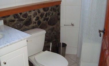 Casa Orilla de Lago con piscina, Capacidad para 12 personas