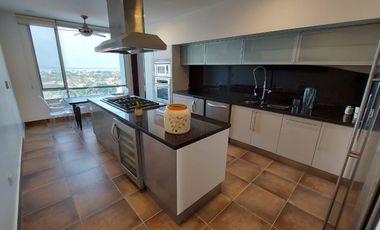 Samborondon, Renta de Hermoso Pent - House de 3 Dorm Amoblada en Edificio Moderno