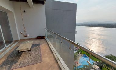 Samborondon, Renta de Hermoso Pent - House de 3 Dorm Amoblada en Edificio Moderno