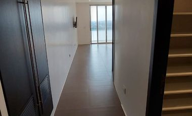 Samborondon, Renta de Hermoso Pent - House de 3 Dorm Amoblada en Edificio Moderno