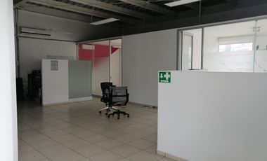 VENTA LOCAL COMERCIAL EN PLAZA MISIONES, JURIQUILLA.