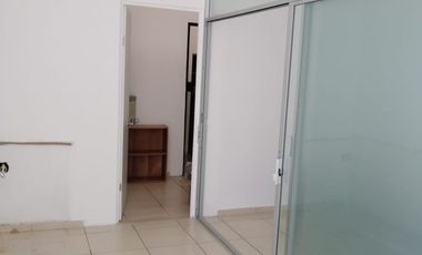 VENTA LOCAL COMERCIAL EN PLAZA MISIONES, JURIQUILLA.