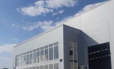 NAVE INDUSTRIAL  RENTADA EN VENTA 1,800m2